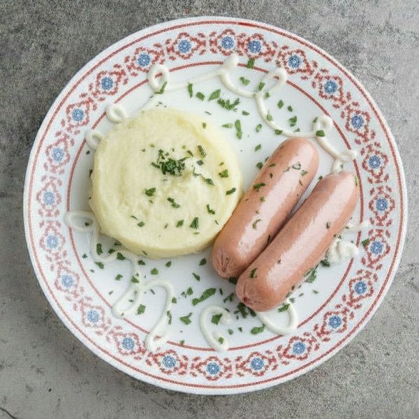 Сосиски с картофельным пюре