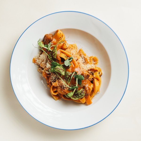 Паста с томлеными щечками