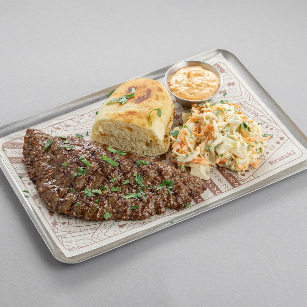 Пунена плескавица с урнебесом говядина-свинина