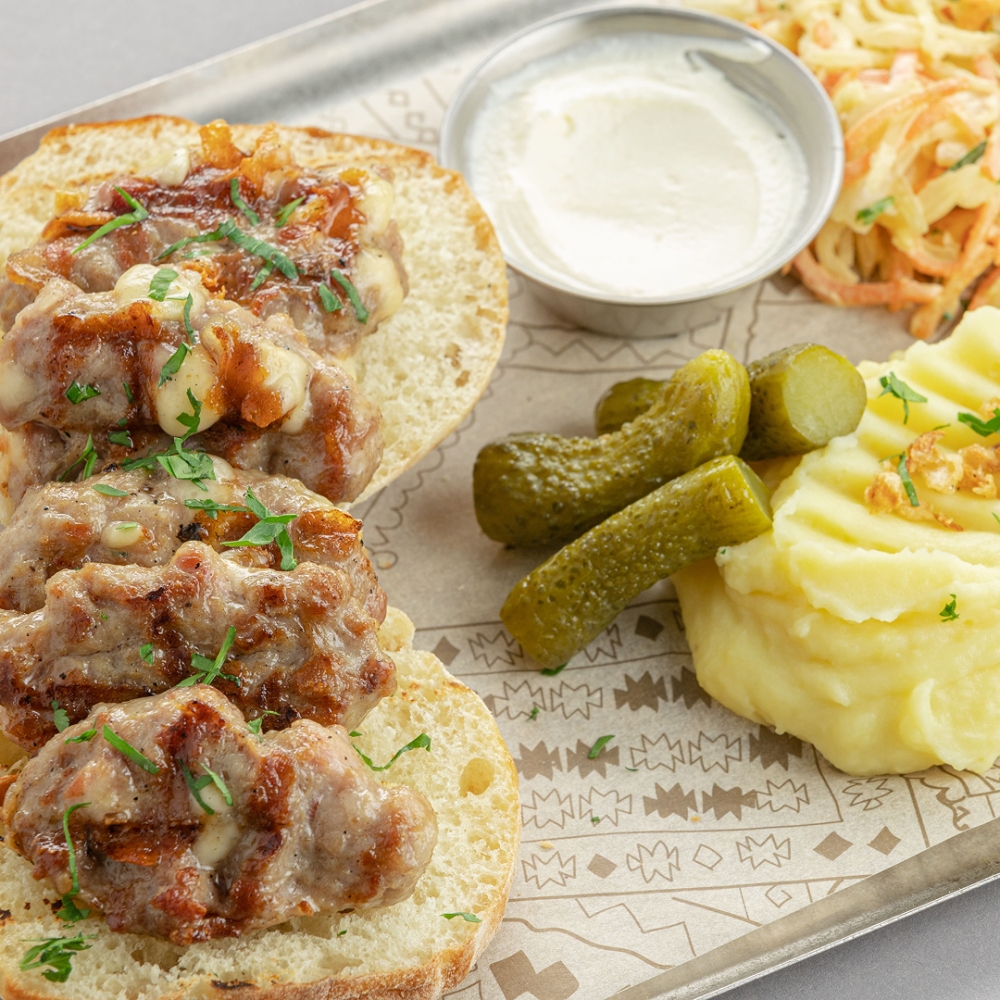 Лесковачки уштипцы говядина-свинина с картофелем по-деревенски