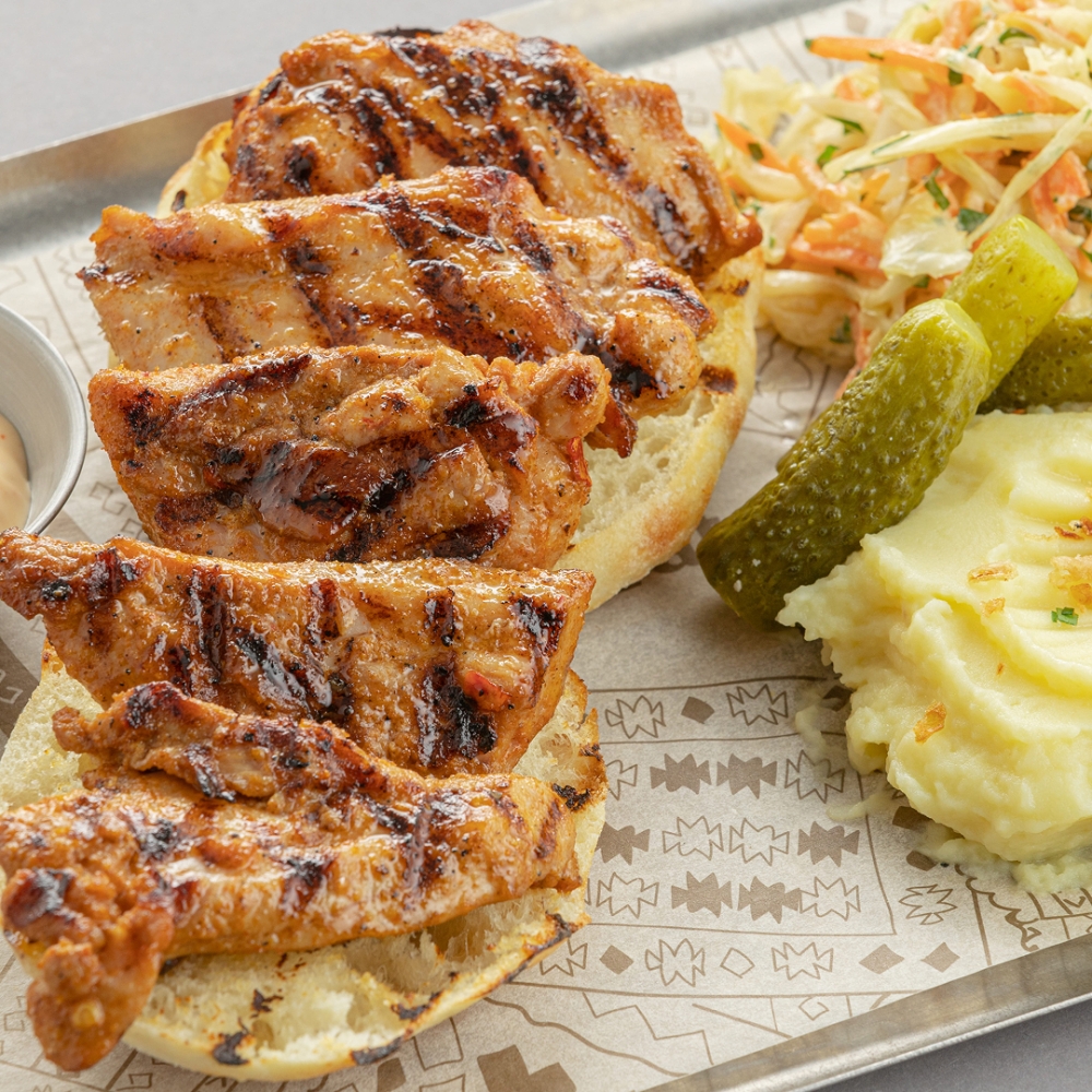 Куриный ражнич на гриле с картофелем по-деревенски