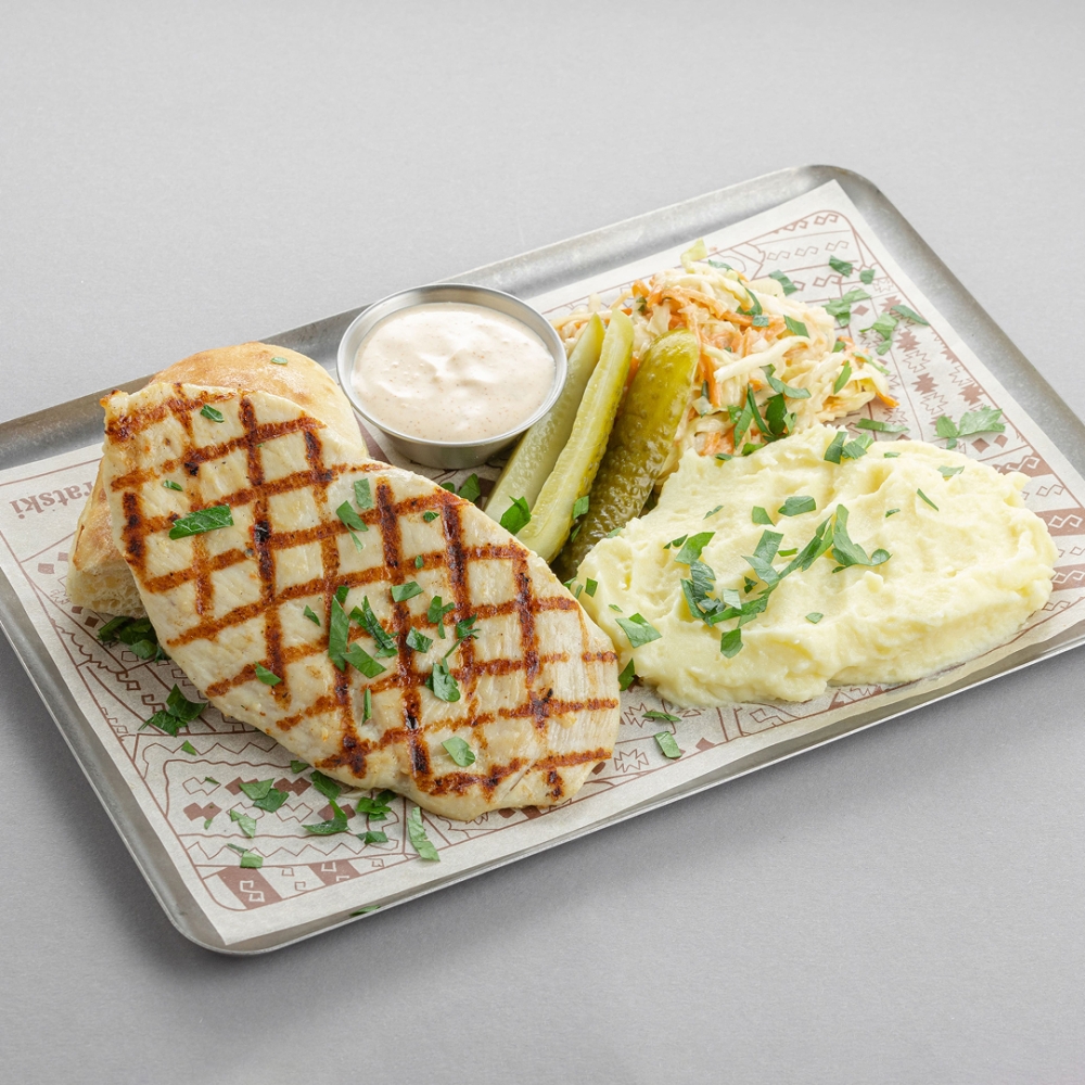 Куриное филе на гриле с картофелем по-деревенски