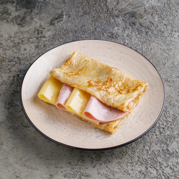 Блин с ветчиной и сыром