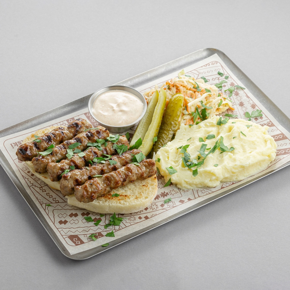 Белградские чевапи 10 шт. говядина-свинина с картофелем по-деревенски