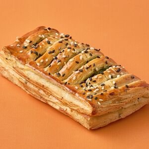 Слойка со шпинатом и сыром