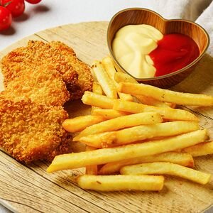 Куриные наггетсы с картофелем фри