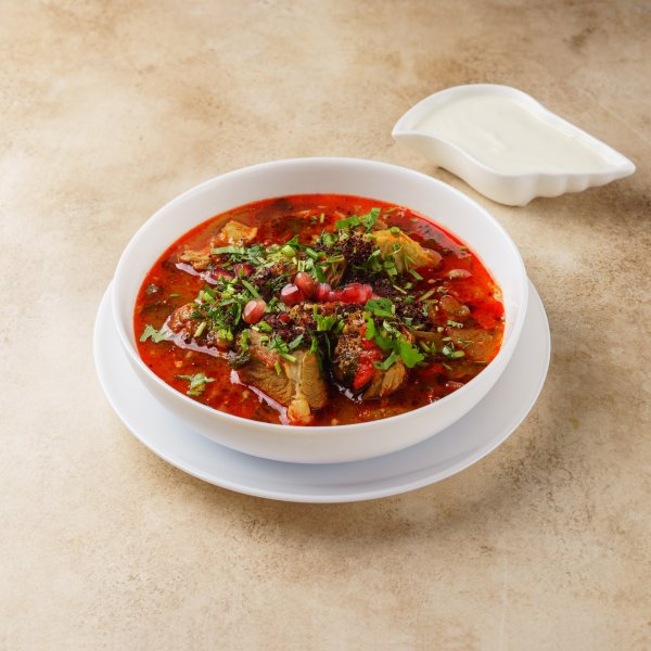 Буглама (баранина - мякоть с гранатом в сумаге). Подача гатых