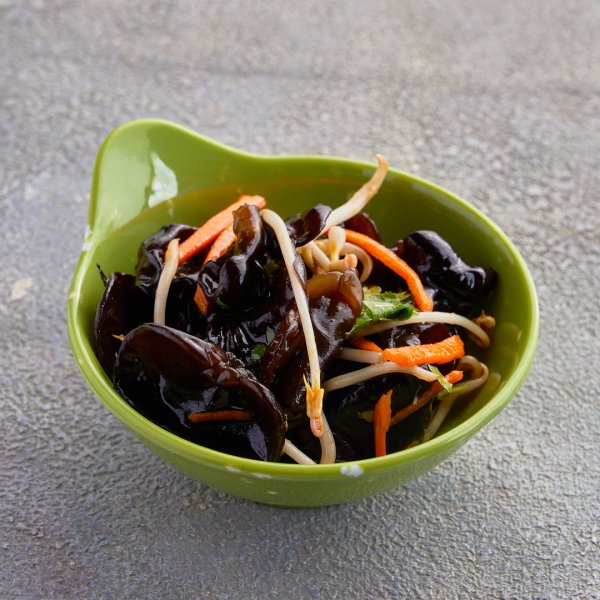 Салат из грибов муэр