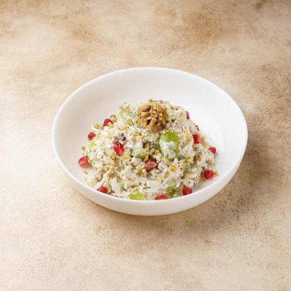 Салат с курицей и грецким орехом