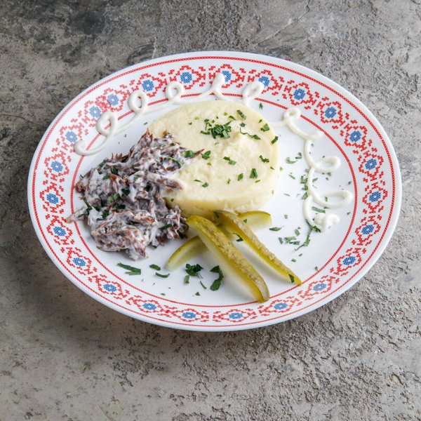 Грибы в сливках с картофельным пюре