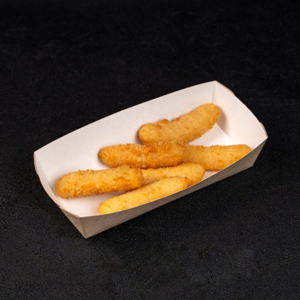 Жареный сыр с брусничным соусом